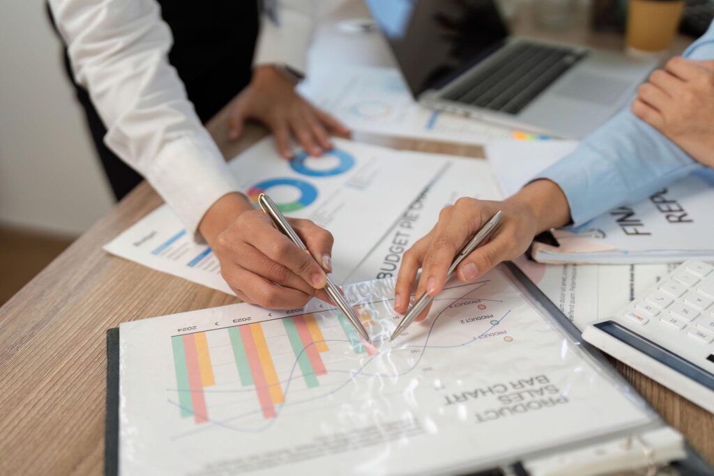 TW - hands pointing at numbers